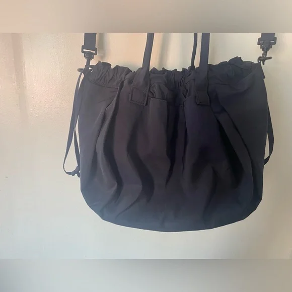 NWOT Uniqlo C drawstring bag in navy - Picture 6 of 7